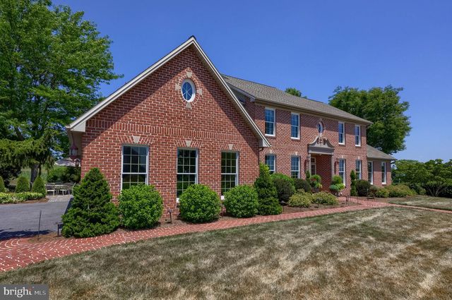 6 HIGHLAND DR, Palmyra, PA 17078