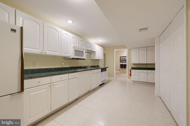 6 HIGHLAND DR, Palmyra, PA 17078