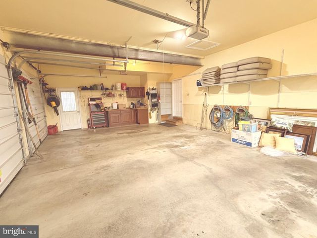 6 HIGHLAND DR, Palmyra, PA 17078