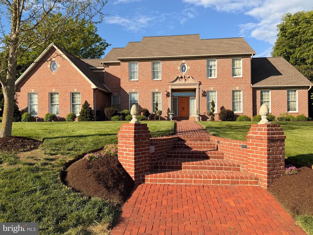 6 HIGHLAND DR, Palmyra, PA 17078