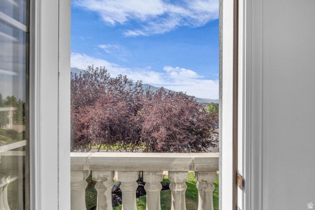 1911 E DEERE VALLEY DR, Layton, UT 84040