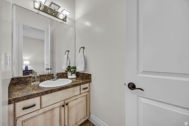 1911 E DEERE VALLEY DR, Layton, UT 84040