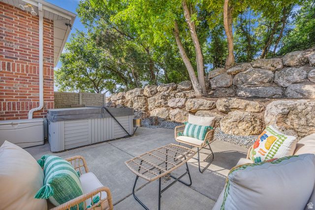 1911 E DEERE VALLEY DR, Layton, UT 84040