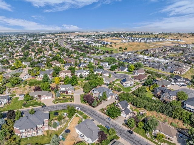 1911 E DEERE VALLEY DR, Layton, UT 84040