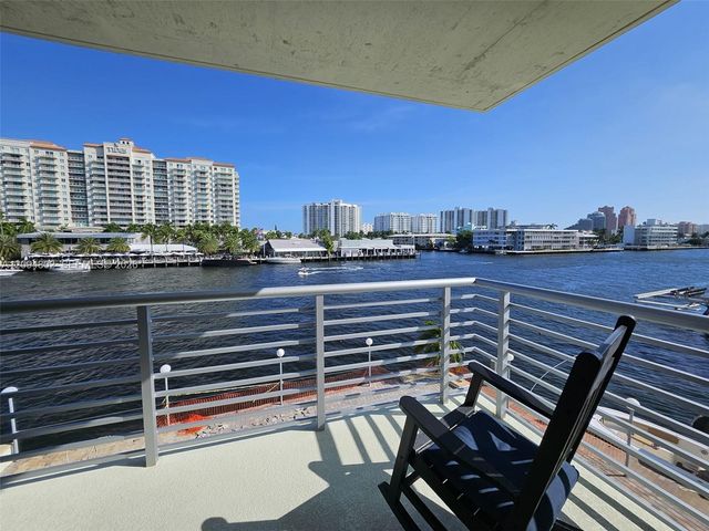 2900 NE 30th Street H3, Fort Lauderdale, FL 33306