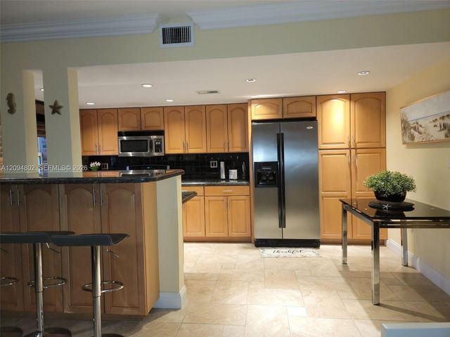 2900 NE 30th Street H3, Fort Lauderdale, FL 33306