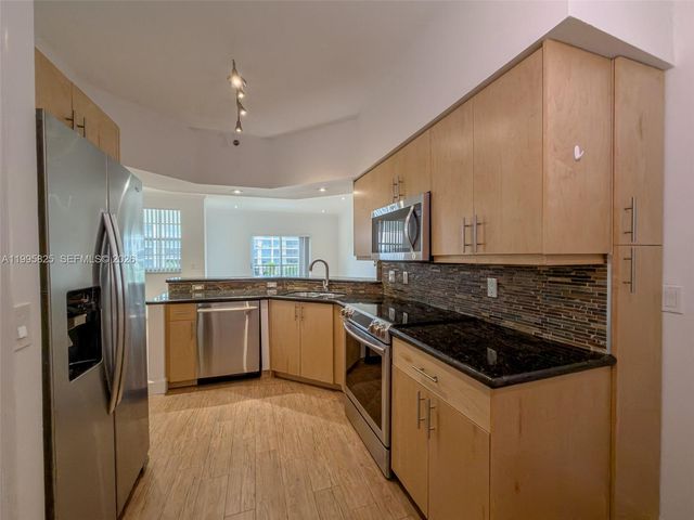 3245 NE 184th Street 13405, Aventura, FL 33160