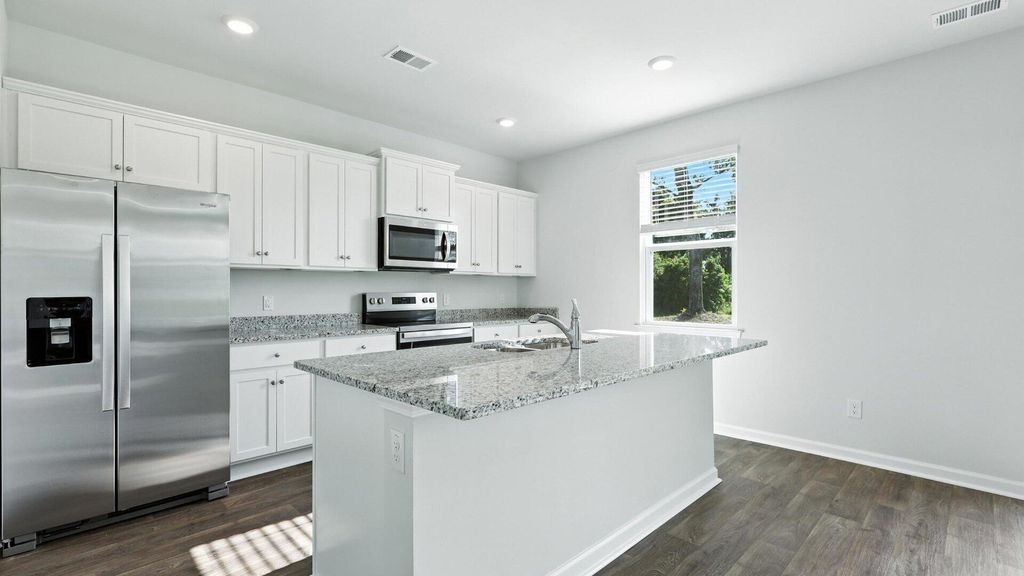 Image 9 of property listing at 153 Cantley Way, Holly Hill, SC 29059