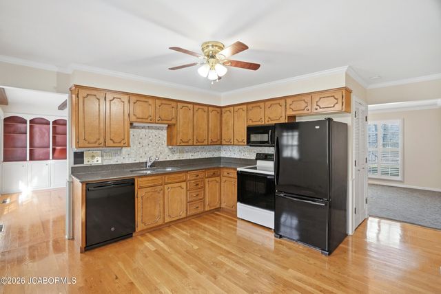 2715 W SCHELLRIDGE ROAD, Jefferson City, MO 65109