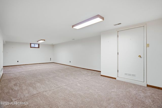 2715 W SCHELLRIDGE ROAD, Jefferson City, MO 65109