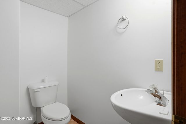 2715 W SCHELLRIDGE ROAD, Jefferson City, MO 65109