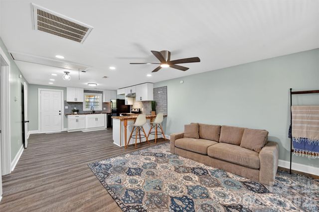 7642 Dallas Cherryville Highway, Cherryville, NC 28021