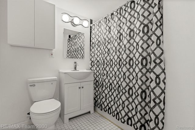 22700 GARRISON Street 1105, Dearborn, MI 48124