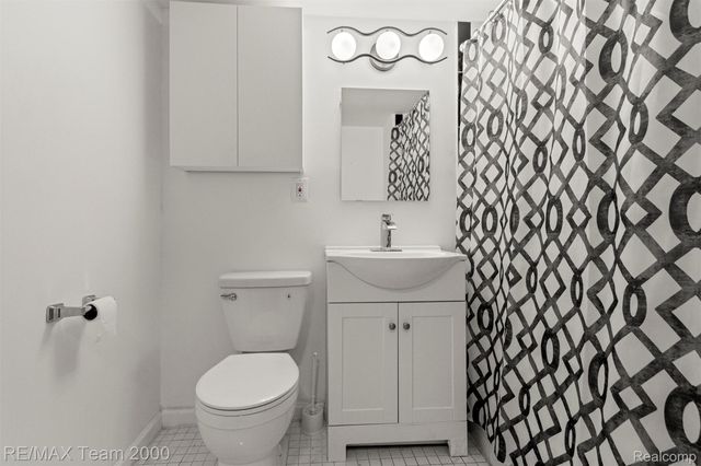 22700 GARRISON Street 1105, Dearborn, MI 48124