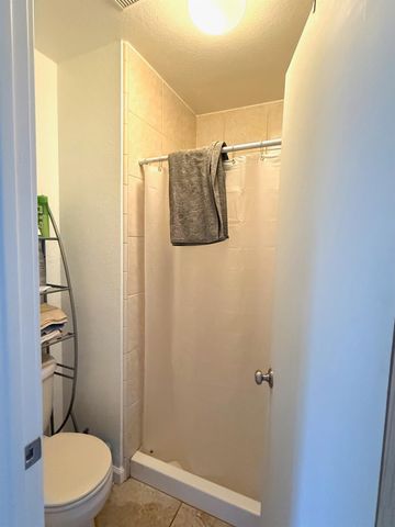 5913 Crowder, Sacramento, CA 95842