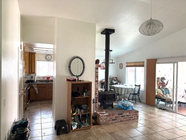 5913 Crowder, Sacramento, CA 95842