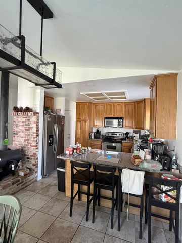 5913 Crowder, Sacramento, CA 95842