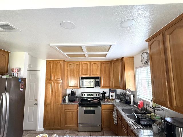 5913 Crowder, Sacramento, CA 95842
