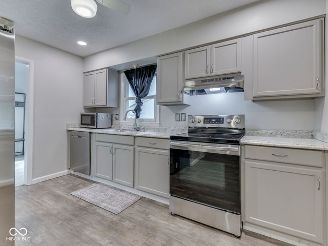 915 Southwood Drive, Indianapolis, IN 46227
