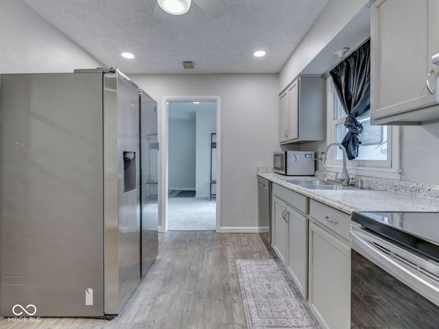 915 Southwood Drive, Indianapolis, IN 46227