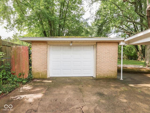 915 Southwood Drive, Indianapolis, IN 46227