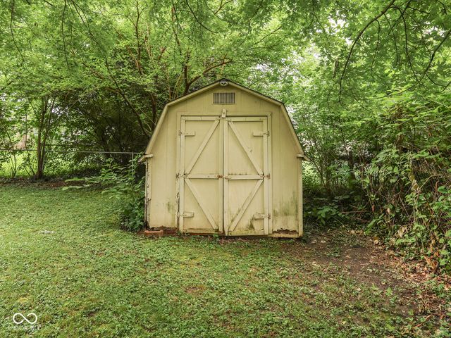 915 Southwood Drive, Indianapolis, IN 46227