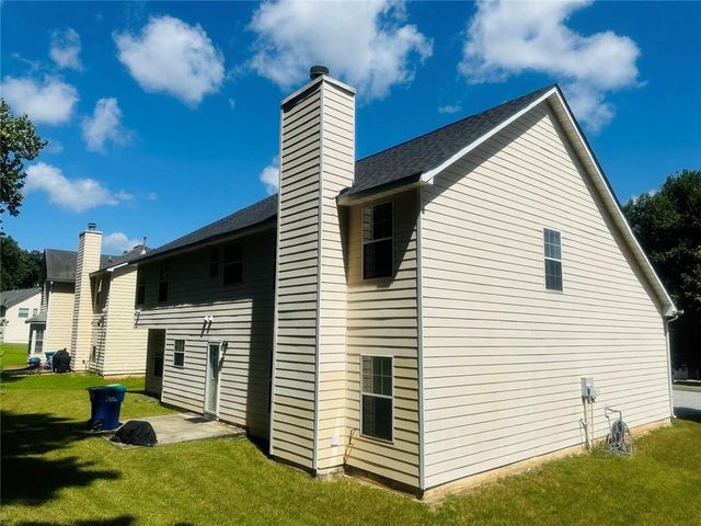 630 Wildboar Court, Fairburn, GA 30213