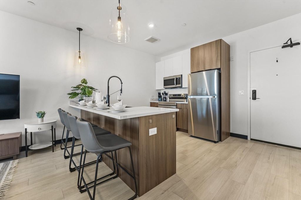 600 Broadway 202, Everett, MA 02149