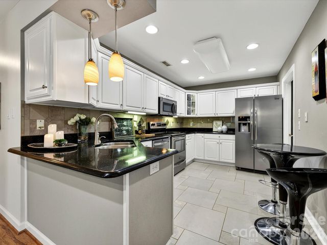 7444 Hurstbourne Green Drive, Charlotte, NC 28277