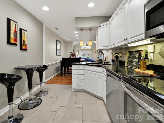 7444 Hurstbourne Green Drive, Charlotte, NC 28277
