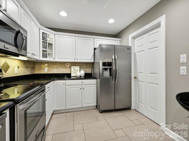 7444 Hurstbourne Green Drive, Charlotte, NC 28277