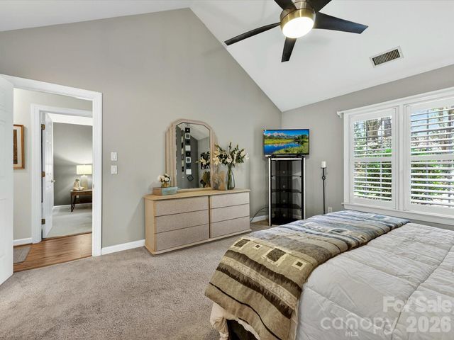 7444 Hurstbourne Green Drive, Charlotte, NC 28277
