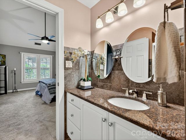 7444 Hurstbourne Green Drive, Charlotte, NC 28277