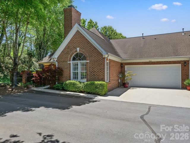 7444 Hurstbourne Green Drive, Charlotte, NC 28277