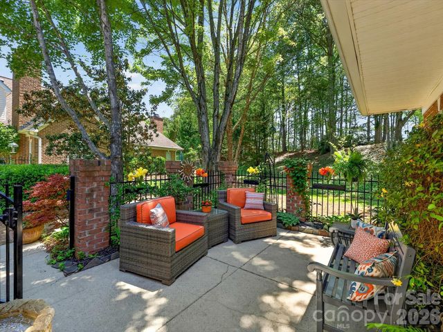 7444 Hurstbourne Green Drive, Charlotte, NC 28277