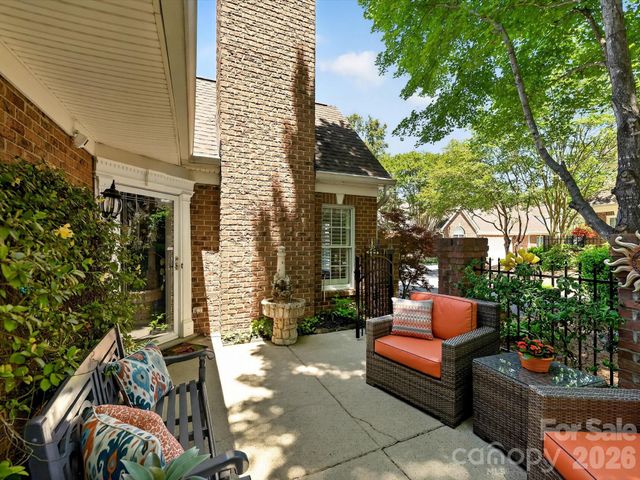 7444 Hurstbourne Green Drive, Charlotte, NC 28277