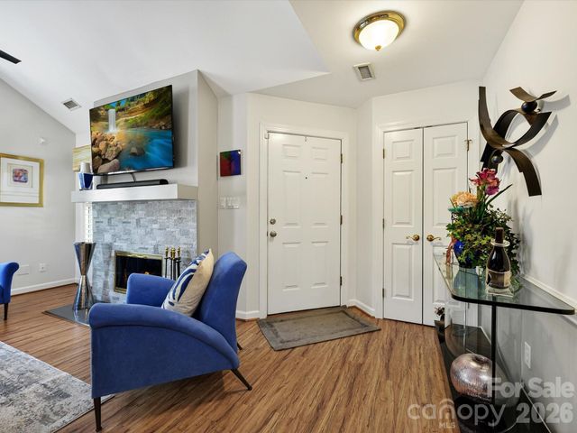 7444 Hurstbourne Green Drive, Charlotte, NC 28277