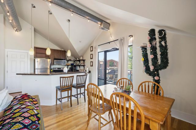 261 S Limestone Street 302, Lexington, KY 40508