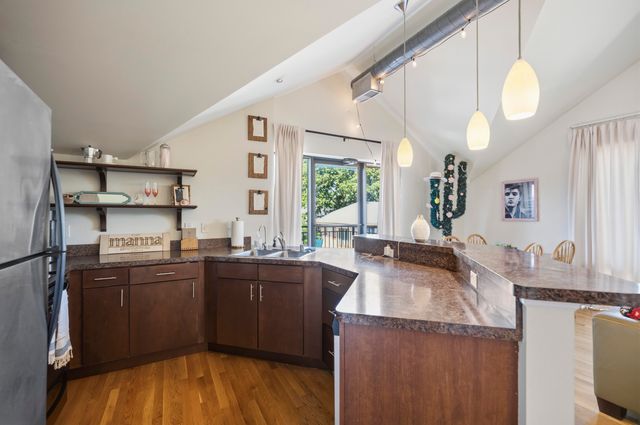 261 S Limestone Street 302, Lexington, KY 40508