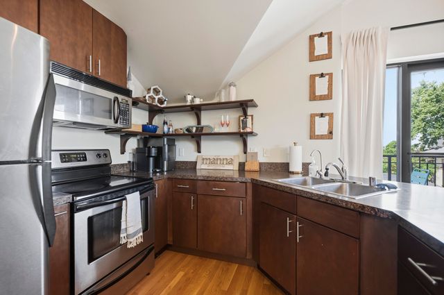 261 S Limestone Street 302, Lexington, KY 40508