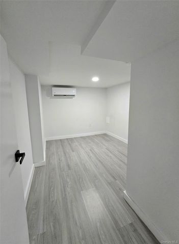 132 Roosevelt Avenue, Valley Stream, NY 11581