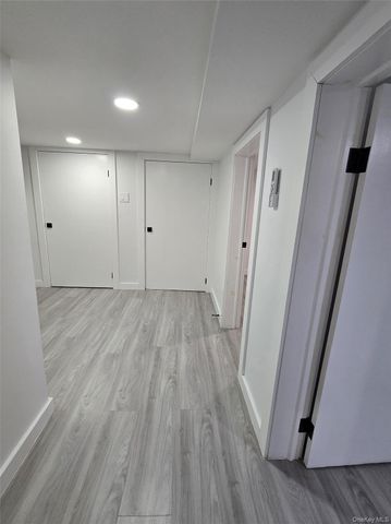 132 Roosevelt Avenue, Valley Stream, NY 11581