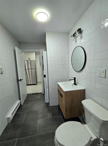 132 Roosevelt Avenue, Valley Stream, NY 11581