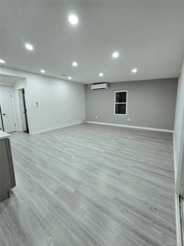 132 Roosevelt Avenue, Valley Stream, NY 11581