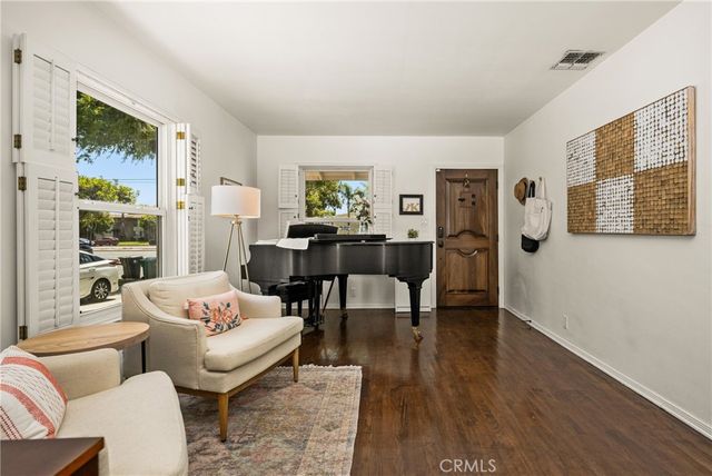 4951 E Los Coyotes Diagonal, Long Beach, CA 90815