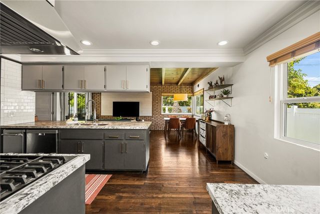 4951 E Los Coyotes Diagonal, Long Beach, CA 90815