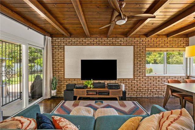 4951 E Los Coyotes Diagonal, Long Beach, CA 90815