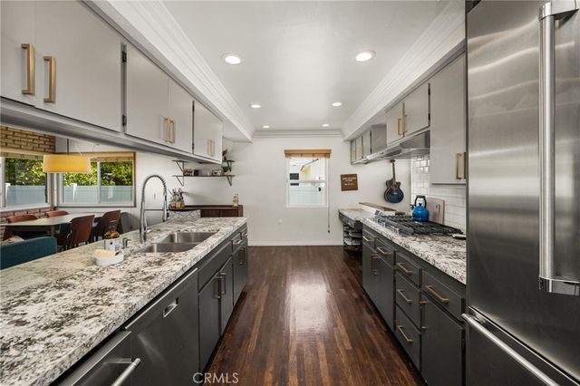 4951 E Los Coyotes Diagonal, Long Beach, CA 90815