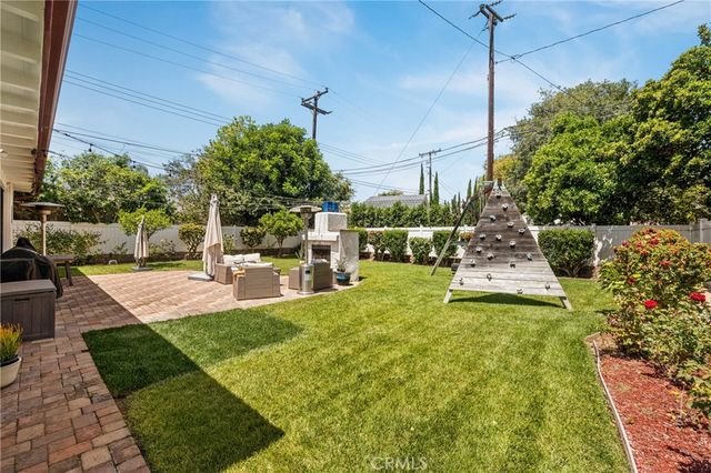 4951 E Los Coyotes Diagonal, Long Beach, CA 90815