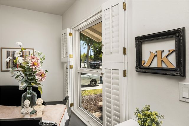 4951 E Los Coyotes Diagonal, Long Beach, CA 90815